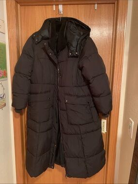 Bernardo Black Long Hooded Puffer Coat